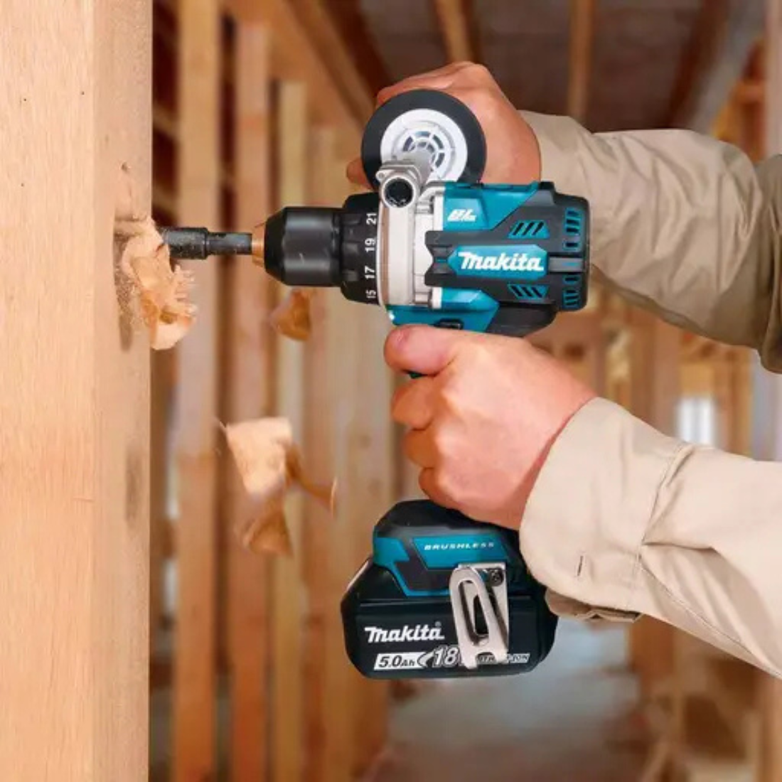 EREDTI MAKITA KÉSZLET – AKKUMULÁTOROS FÚRÓ-CSAVAROZÓ 40V + ÜTŐCSAVAROZÓ + TÖLTŐ ÉS SZÁLLÍTÓTÁSKA | 80% SZUPER KEDVEZMÉNY